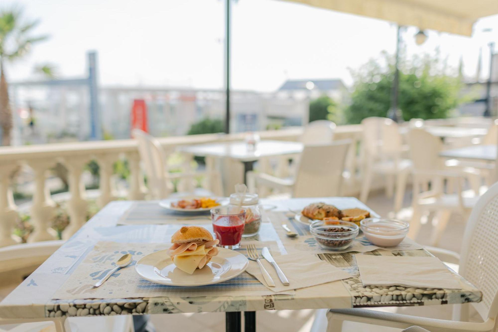 Hotel Royal Cattolica Dış mekan fotoğraf